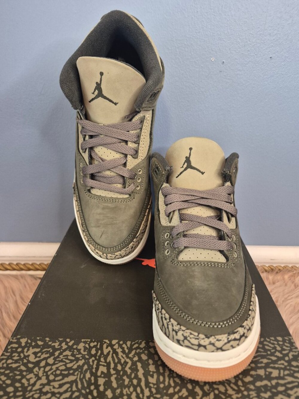 NWB NIKE Jordan Retro 3 Basketball Sneakers - W6